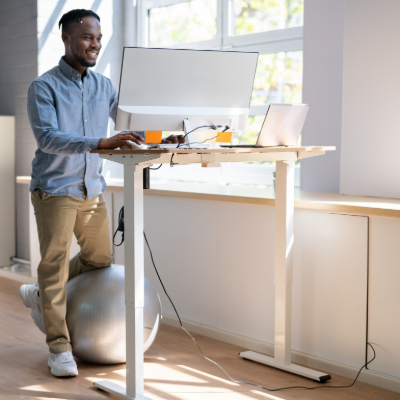 5 Ways a Standing Desk Can Transform Your Workday